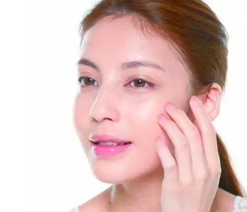 怎樣判斷自己的膚質(zhì)之油性皮膚