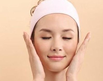 涂護膚品為什么要拍打臉部？有什么好處？